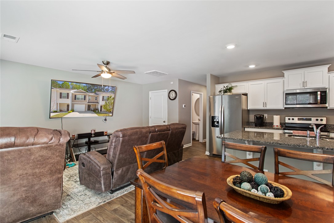 407 Oakmont Valley Trail, Seneca, South Carolina image 1