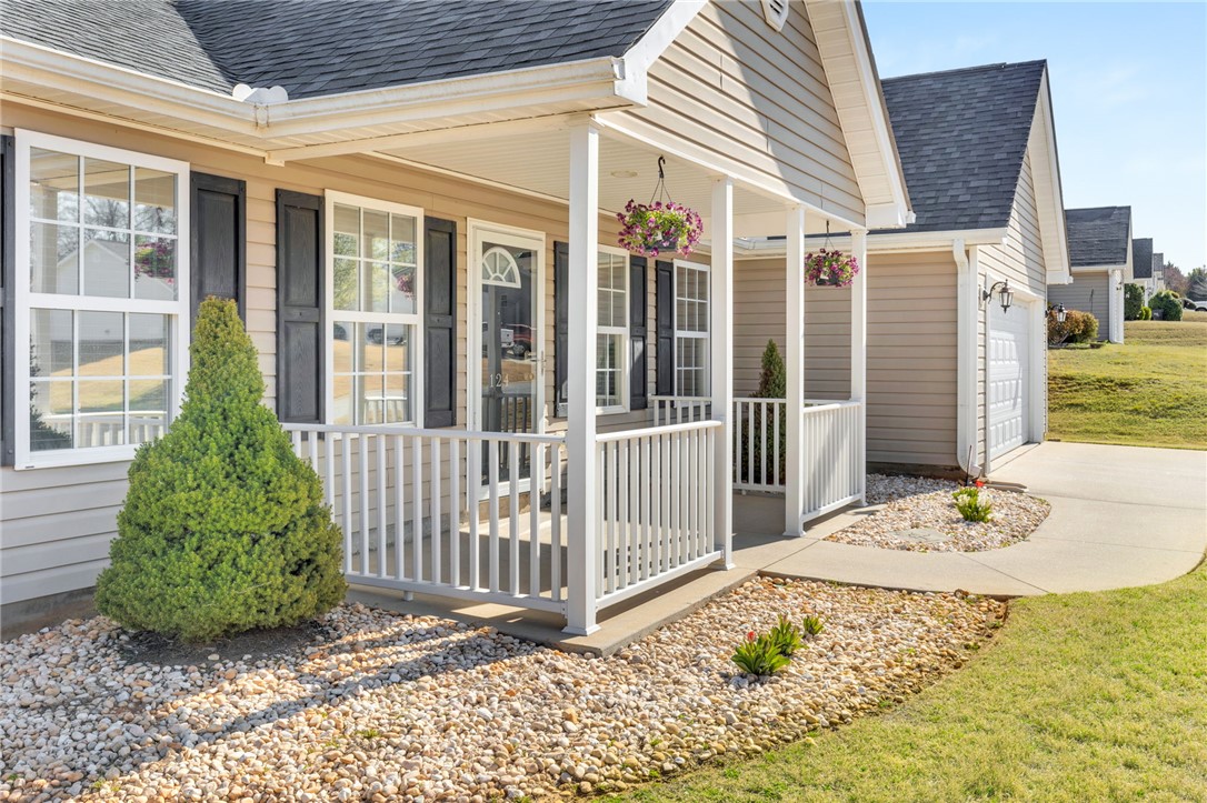 Anderson, South Carolina 29621, United States, 3 Bedrooms Bedrooms, ,2 BathroomsBathrooms,Residential,Active,177903