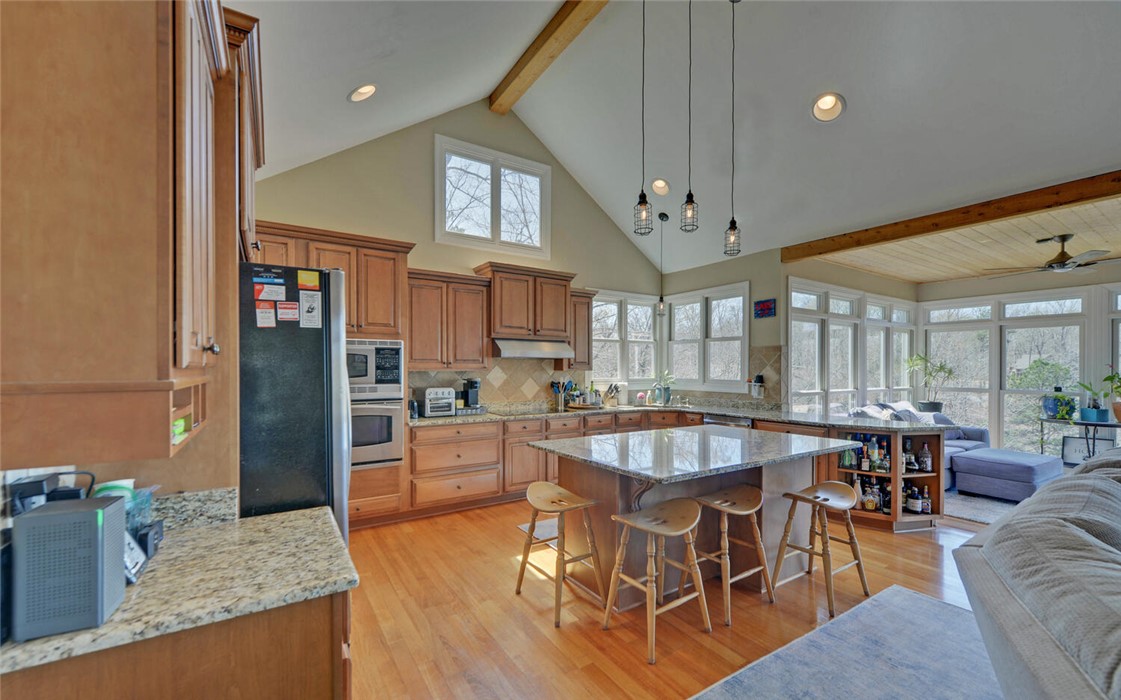 242 Reed Creek Heights Drive, Hartwell, Georgia image 6