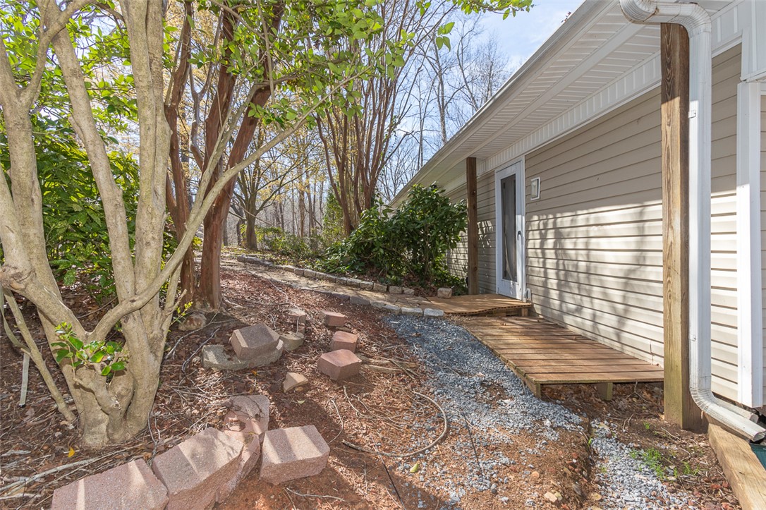 232 Lake Hills Drive, Townville, South Carolina image 10