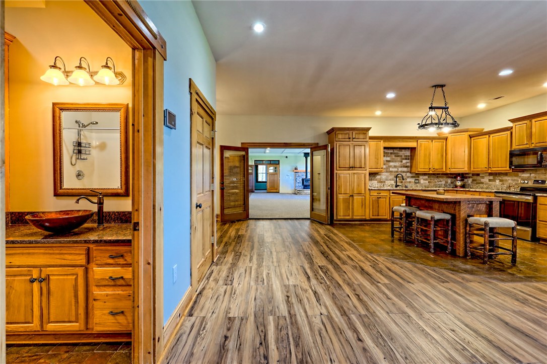 Mountain Rest, South Carolina 29664, United States, 3 Bedrooms Bedrooms, ,3 BathroomsBathrooms,Residential,Active,239961