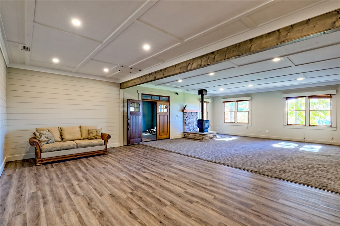 Mountain Rest, South Carolina 29664, United States, 3 Bedrooms Bedrooms, ,3 BathroomsBathrooms,Residential,Active,239961