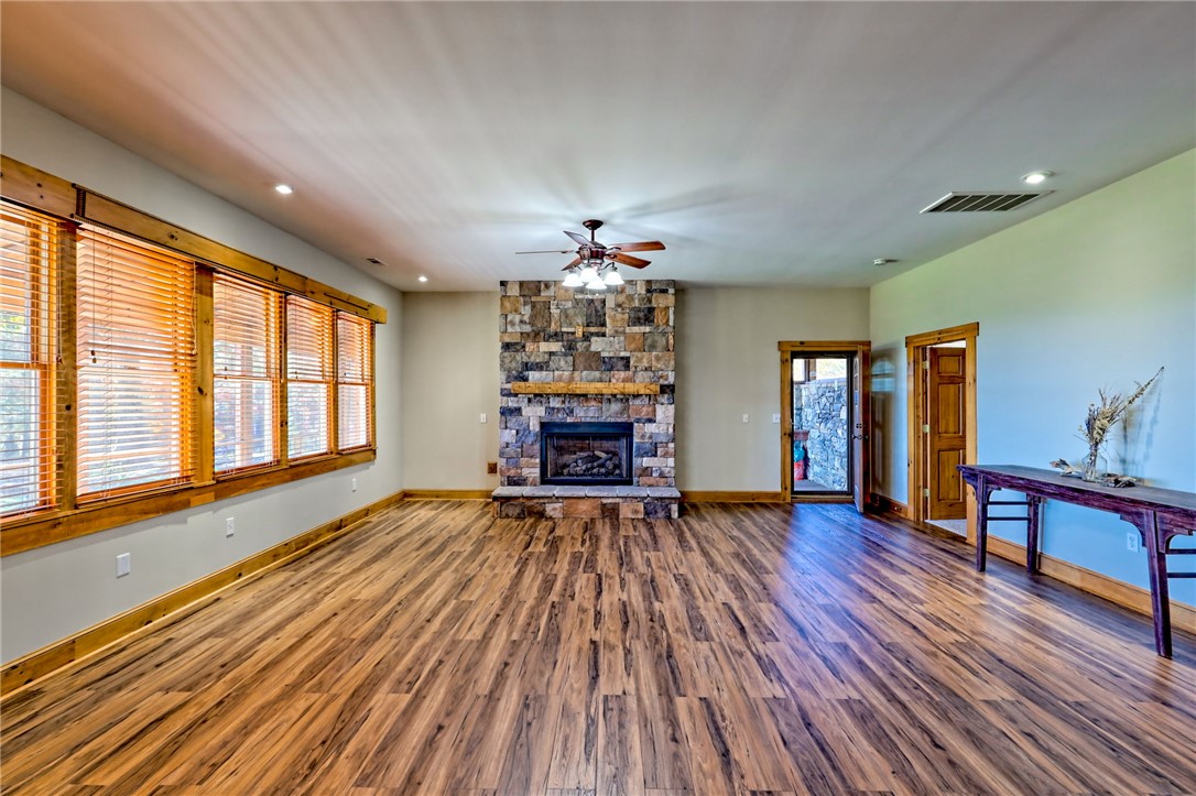 Mountain Rest, South Carolina 29664, United States, 3 Bedrooms Bedrooms, ,3 BathroomsBathrooms,Residential,Active,239961