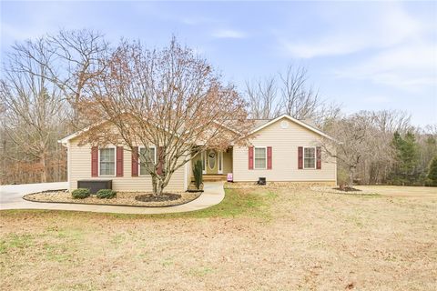 Photo of 207 Dodgins Lane, Seneca, SC 29672 (MLS # 20296681)