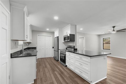Photo of 629 laurel Drive, Westminster, SC 29693 (MLS # 20300798)