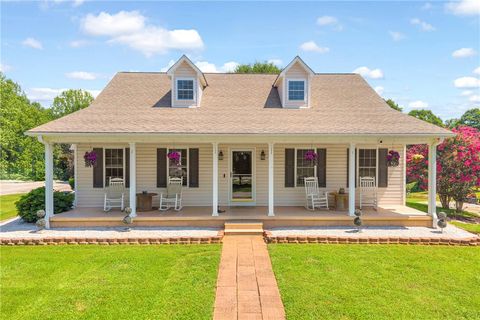 Photo of 5744 N 11 Highway, Walhalla, SC 29691 (MLS # 20304024)