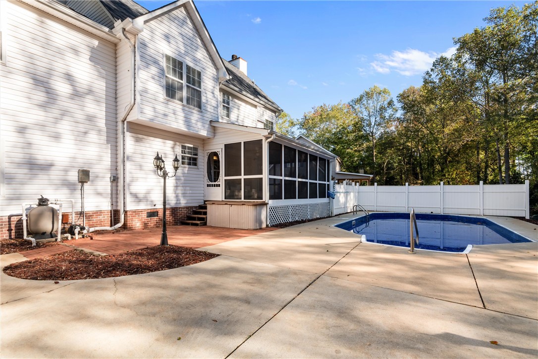 Anderson, South Carolina 29621, United States, 4 Bedrooms Bedrooms, ,3 BathroomsBathrooms,Residential,Active,232394