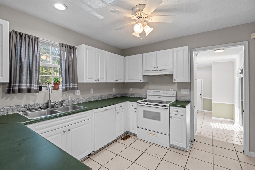 Anderson, South Carolina 29621, United States, 4 Bedrooms Bedrooms, ,3 BathroomsBathrooms,Residential,Active,232394