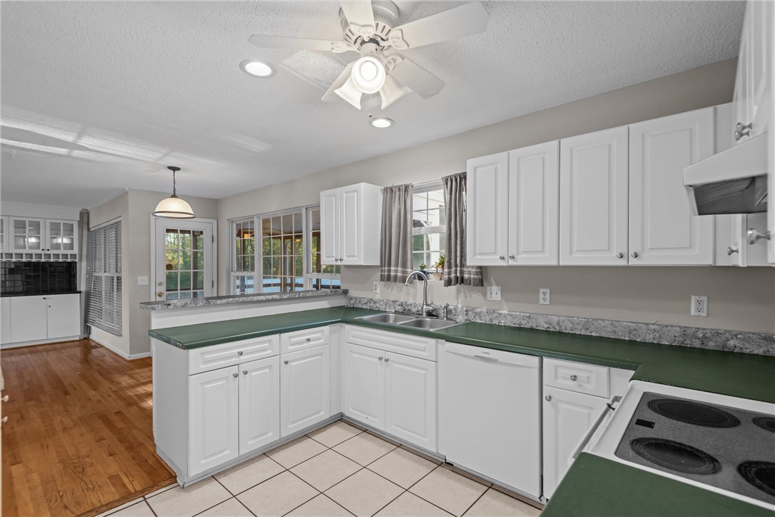 Anderson, South Carolina 29621, United States, 4 Bedrooms Bedrooms, ,3 BathroomsBathrooms,Residential,Active,232394