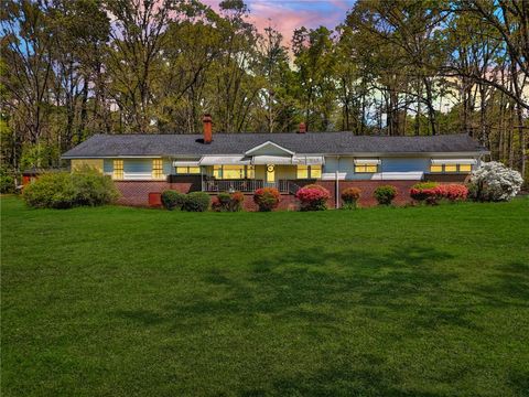 Photo of 826 Pickens Drive, Liberty, SC 29657 (MLS # 20299764)