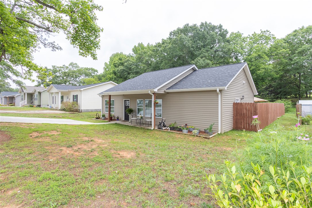 317 Saluda Street, Belton, South Carolina image 3