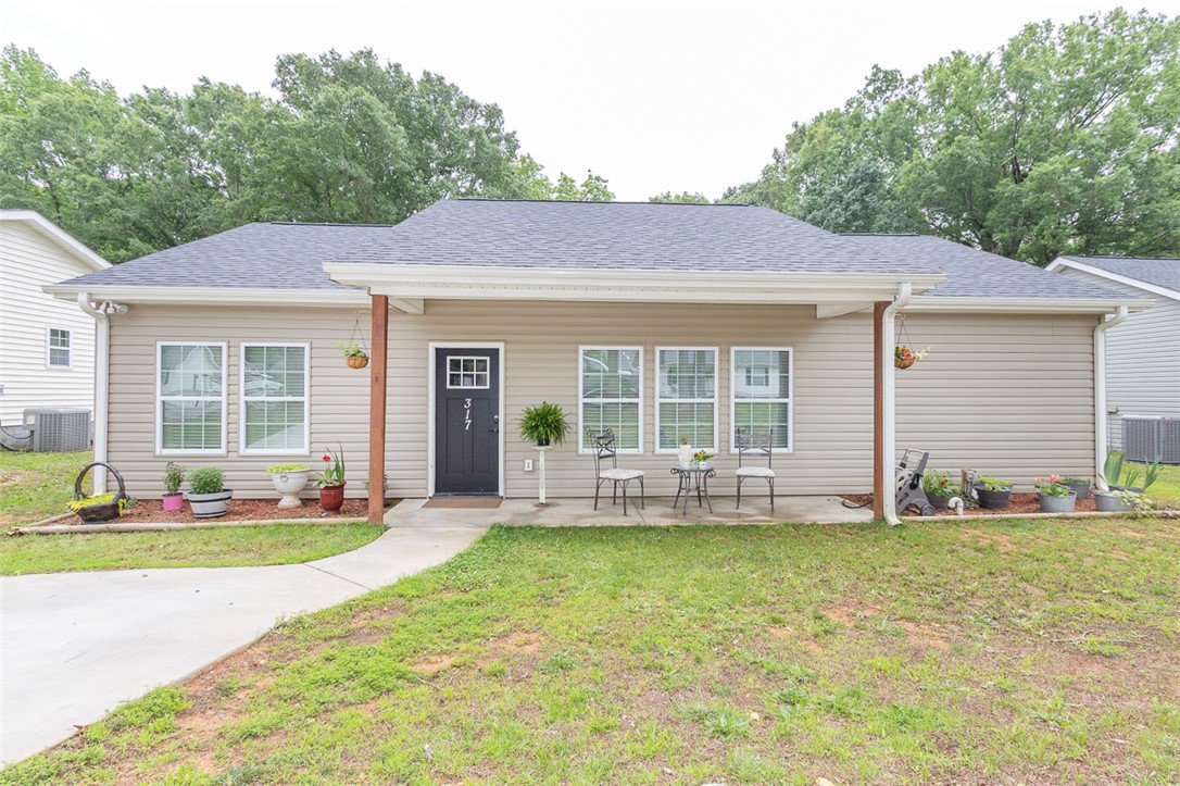 317 Saluda Street, Belton, South Carolina image 1