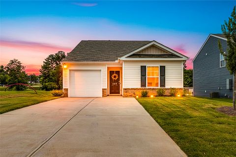 Photo of 509 Whitewater Ridge, Seneca, SC 29678 (MLS # 20304285)