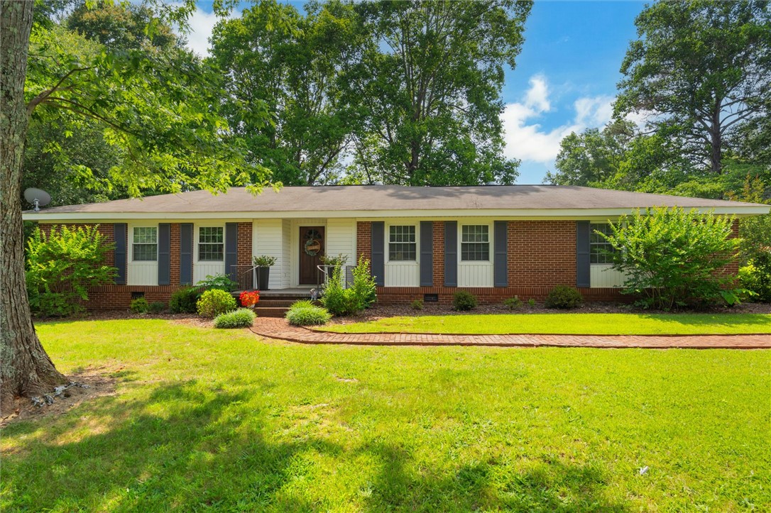 1111 Briarwood Drive, Seneca, South Carolina image 1