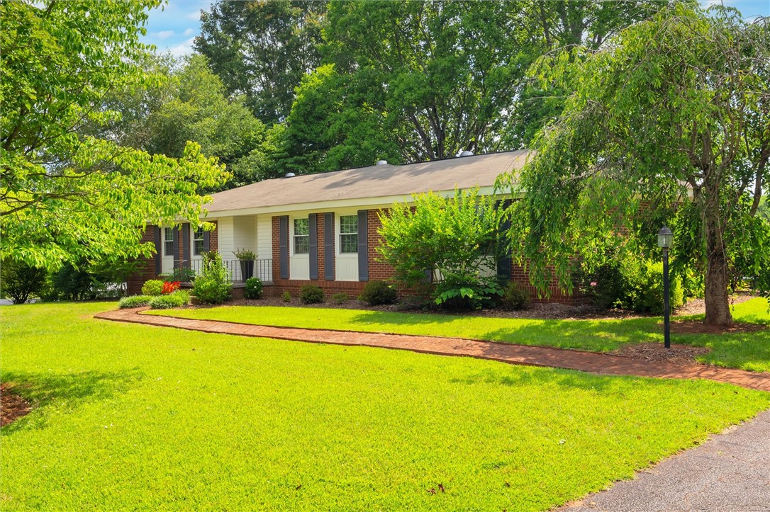 1111 Briarwood Drive, Seneca, South Carolina image 2