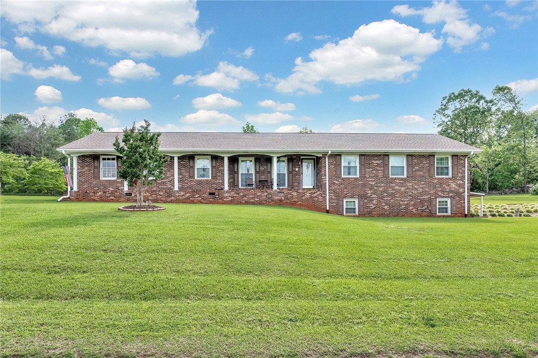 267 Crescent Hill Drive, Pickens, South Carolina image 1