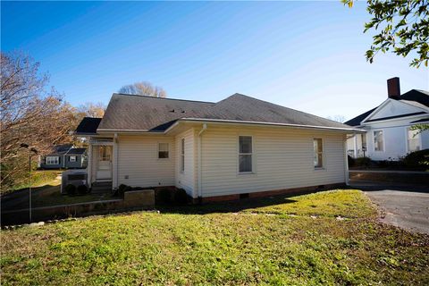 A home in Abbeville