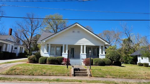 A home in Abbeville