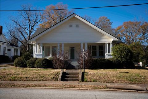 A home in Abbeville