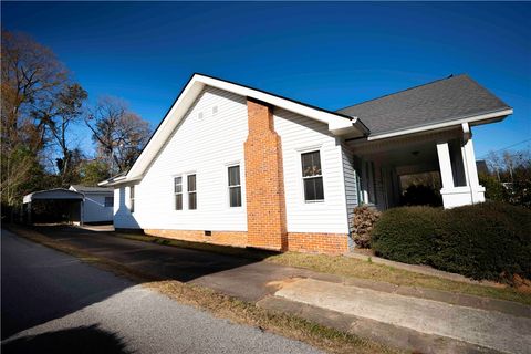 A home in Abbeville