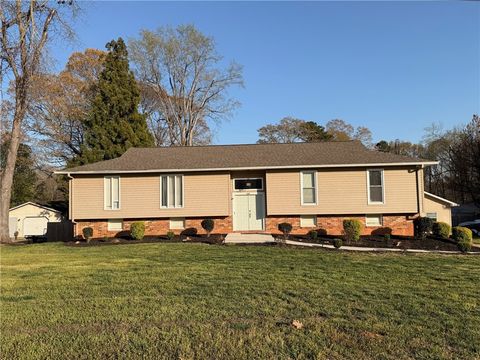 Photo of 141 Poinsettia Drive, Easley, SC 29642 (MLS # 20299517)
