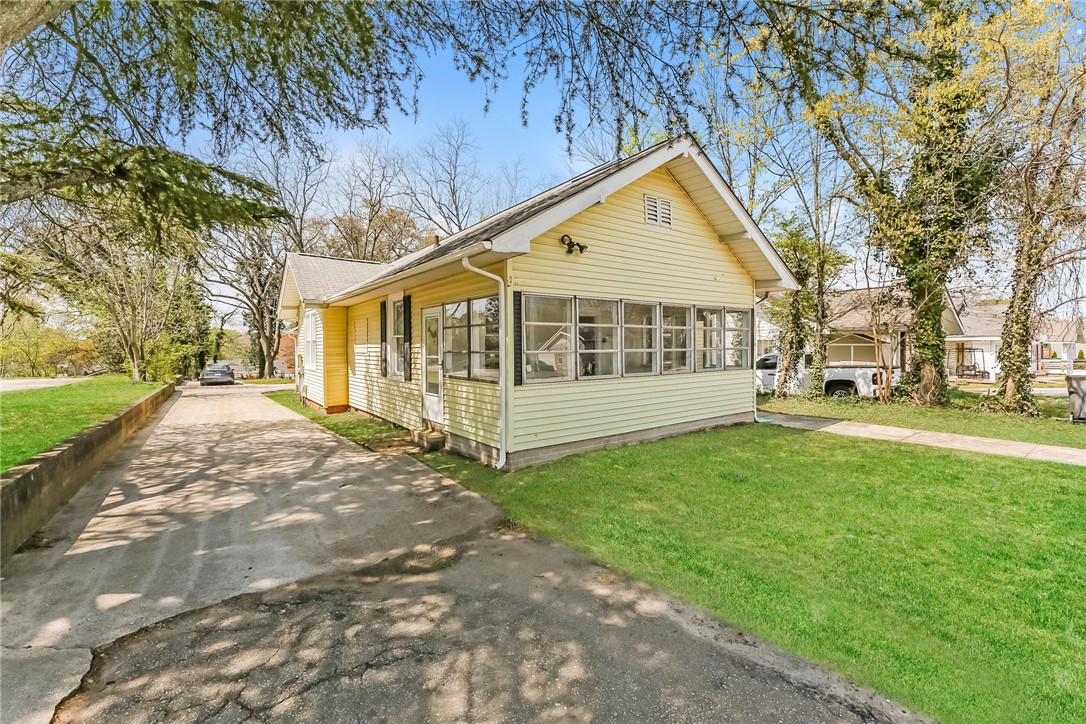 19 N Washington Avenue, Greenville, South Carolina image 1