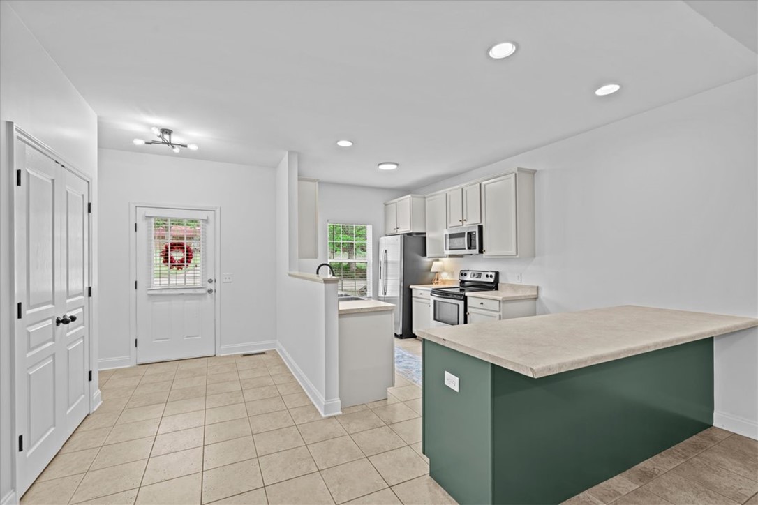 511 E Perkins Creek Road, Seneca, South Carolina image 3