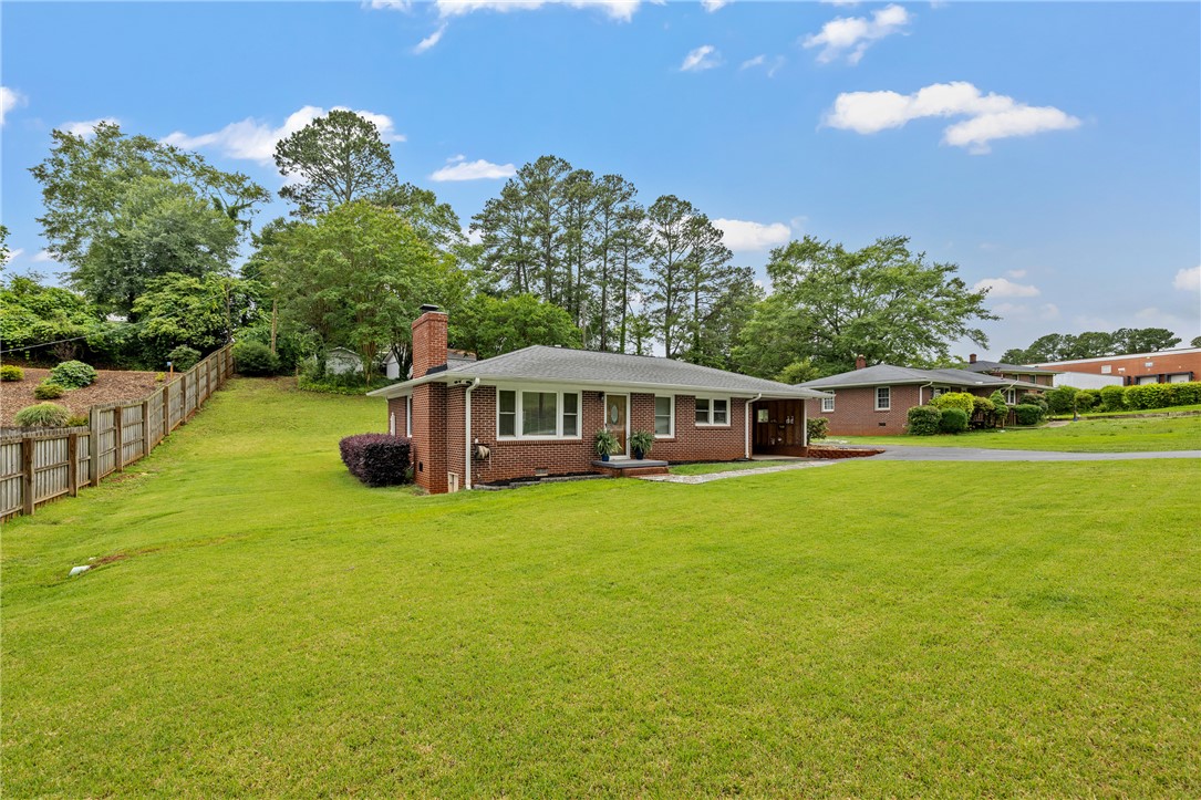 304 Mountain View Drive, Seneca, South Carolina image 2