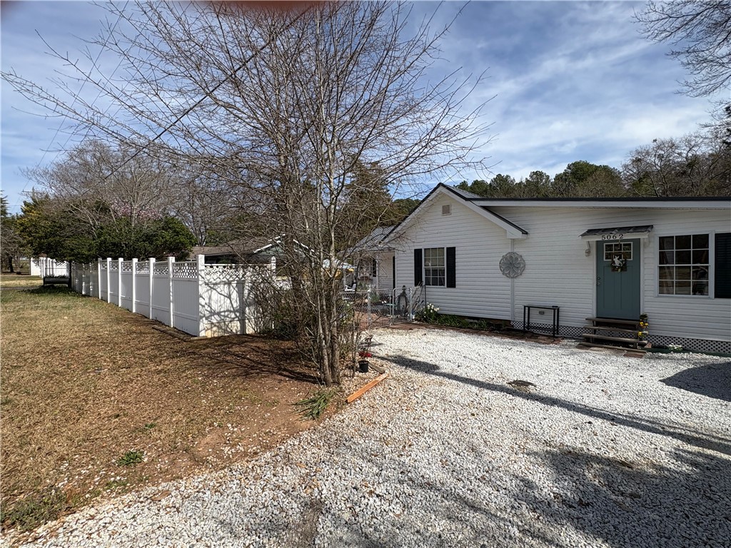 5062 Keowee School Road, Seneca, South Carolina image 1