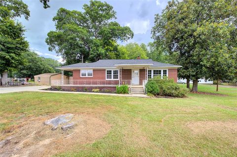 Photo of 107 Hillside Drive, Anderson, SC 29625 (MLS # 20296242)