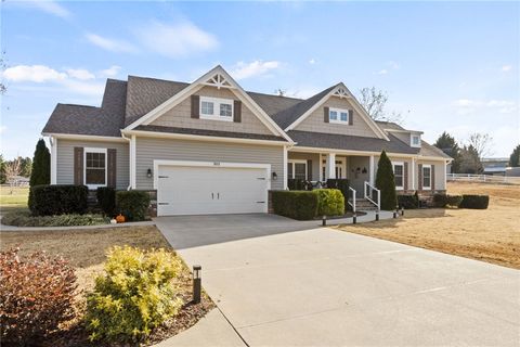 Photo of 303 Meadowlark Lane, Seneca, SC 29672 (MLS # 20295345)
