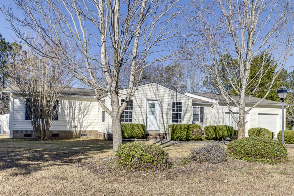 150 Spring Lake Drive, Greenwood, South Carolina image 1