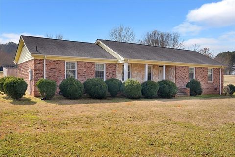 Photo of 2114 Karen Lane, Anderson, SC 29626 (MLS # 20297370)