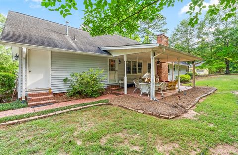 A home in Abbeville