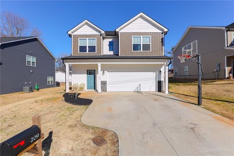 A home in Easley