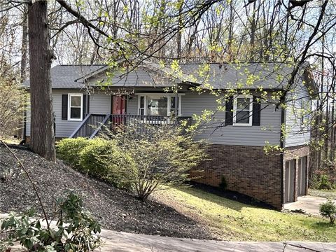 Photo of 114 Mount Vernon Circle, Greer, SC 29651 (MLS # 20298896)