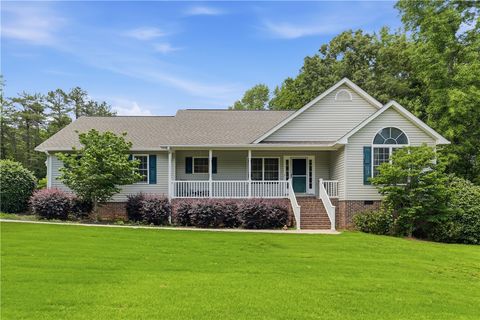 Photo of 202 valley creek Drive, Westminster, SC 29693 (MLS # 20302069)