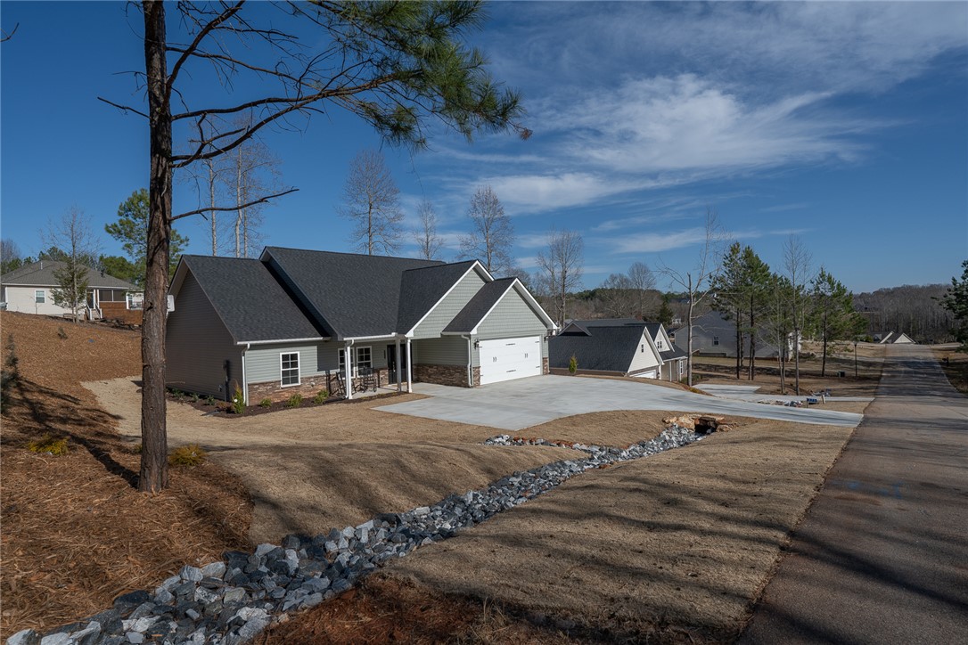 475 Twin View Drive, Westminster, South Carolina image 1