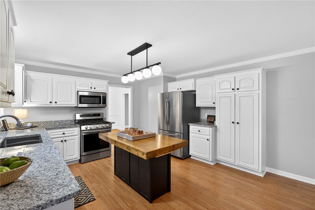 Greenville, South Carolina 29609, United States, 4 Bedrooms Bedrooms, ,2 BathroomsBathrooms,Residential,Active,252349