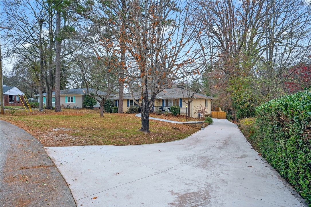 Greenville, South Carolina 29609, United States, 4 Bedrooms Bedrooms, ,2 BathroomsBathrooms,Residential,Active,252349