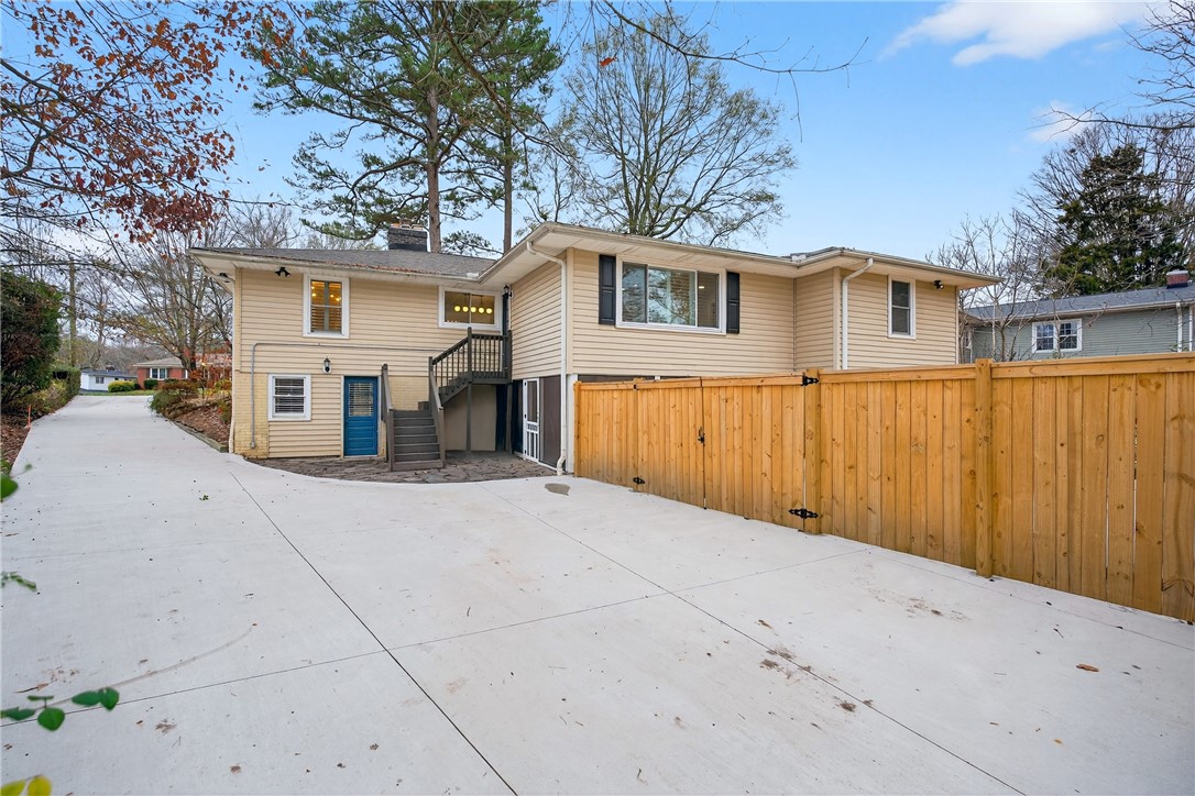 Greenville, South Carolina 29609, United States, 4 Bedrooms Bedrooms, ,2 BathroomsBathrooms,Residential,Active,252349