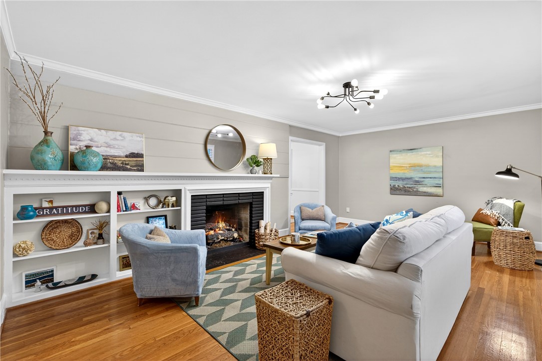 Greenville, South Carolina 29609, United States, 4 Bedrooms Bedrooms, ,2 BathroomsBathrooms,Residential,Active,252349