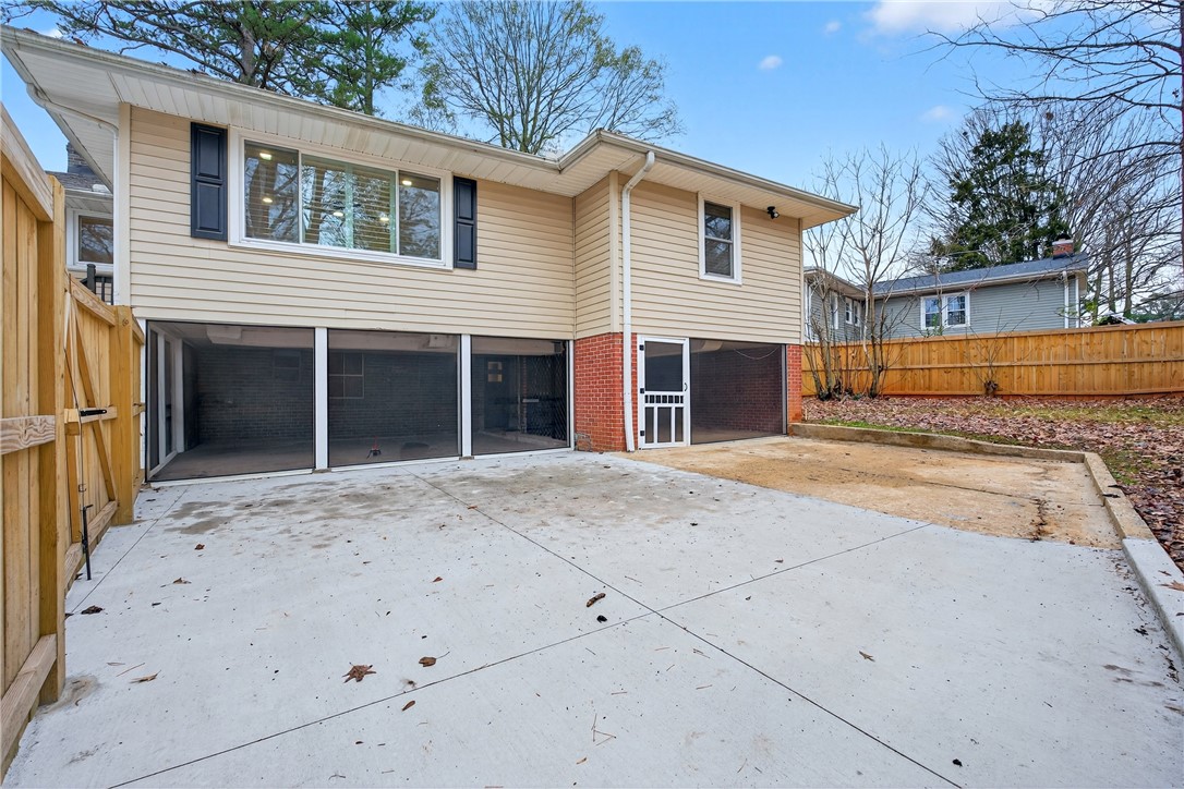 Greenville, South Carolina 29609, United States, 4 Bedrooms Bedrooms, ,2 BathroomsBathrooms,Residential,Active,252349