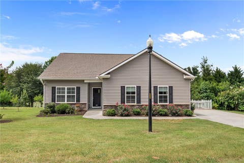 Photo of 201 Ashwood Lane, Anderson, SC 29625 (MLS # 20303753)