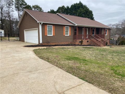 Photo of 2108 Anderson Highway, Williamston, SC 29697 (MLS # 20298050)
