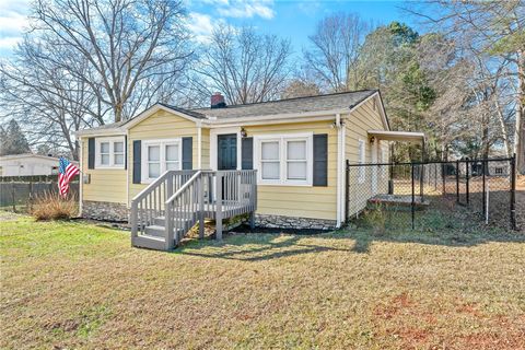 A home in Easley