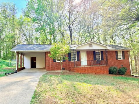 Photo of 516 Carole Avenue, Anderson, SC 29625 (MLS # 20299101)