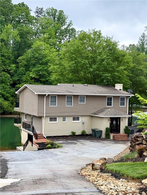 Photo of 1200 Loran Pointe Circle, Seneca, SC 29672 (MLS # 20300712)
