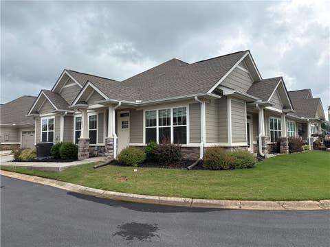Townhouse For Sale - 240 Meridian Way<br/> Seneca, SC 29672