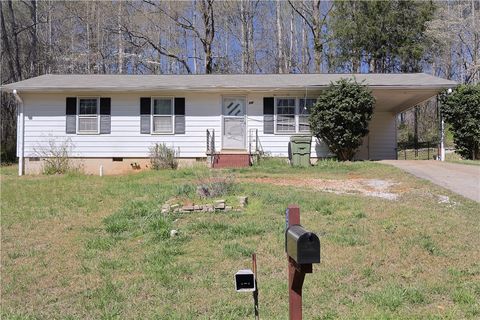 Photo of 235 Meadowlark Drive, Walhalla, SC 29691 (MLS # 20298993)